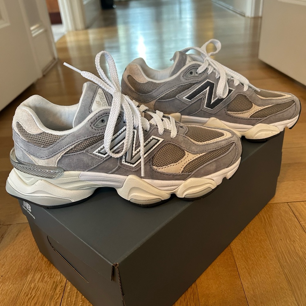Women’s New Balance 9060 shoes, women’s 7